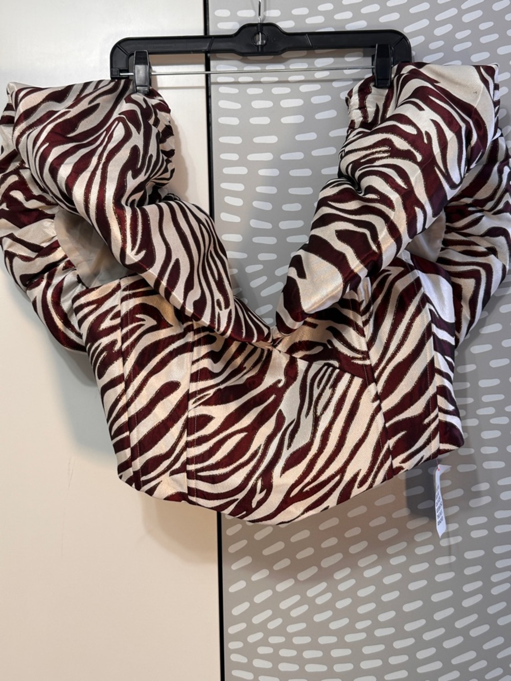 ASOS LUXE Jacquard print Cream and Brown Zebra print top size 14 NWT - Picture 3 of 8